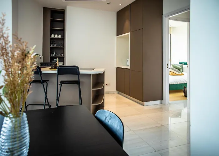 Διαμέρισμα Luxury 2br Center 360 With Pool, Gym, Sauna Λευκωσία