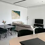 Апартаменты Luxury 2br Center 360 With Pool, Gym, Sauna Никосия