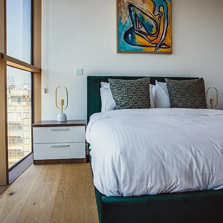 Daire Luxury 2br Center 360 With Pool, Gym, Sauna *