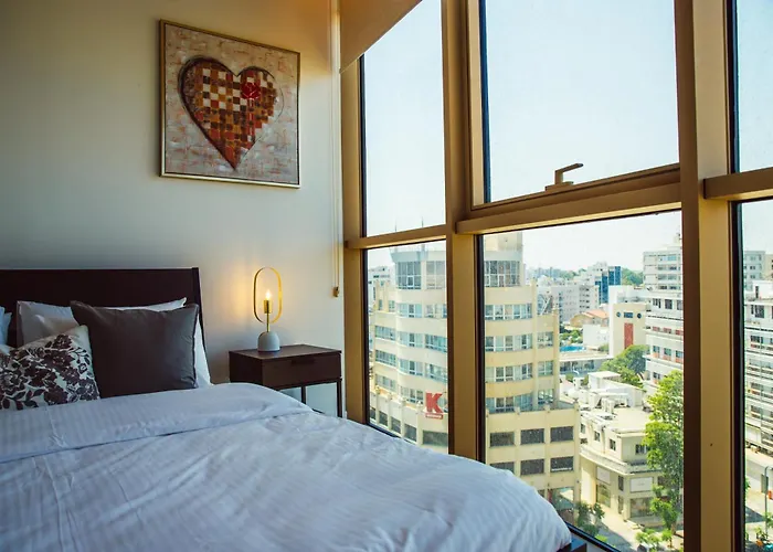 Luxury 2br Center 360 With Pool, Gym, Sauna Appartement