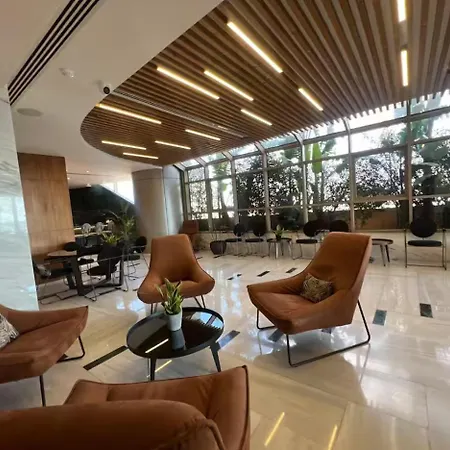 Luxury 2br Center 360 With Pool, Gym, Sauna דירה *